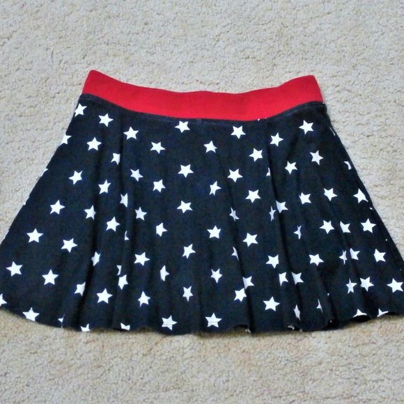 PLACE SKIRT WITH BUILT-IN SHORTS Size Large 10/12 - Like New! - Picture 1 of 3